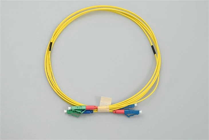 Ljósleiðaraleiðsla Lc apc til lc upc Duplex Yellow